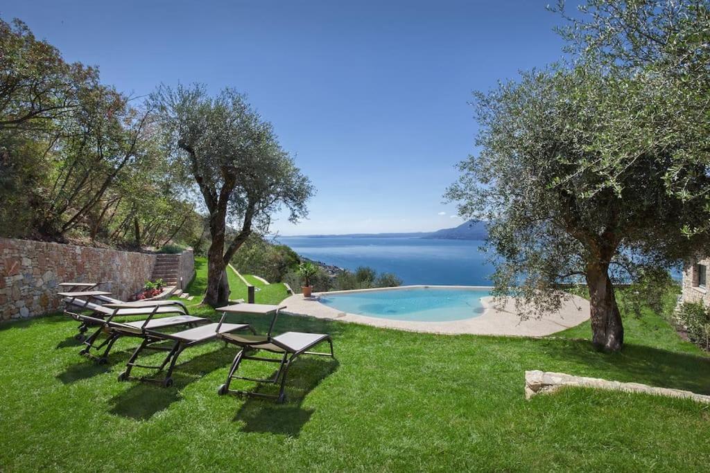Villa Divina-Apt Armonia-Con Piscina E Vista Lago 카스텔레토디브렌조네 외부 사진