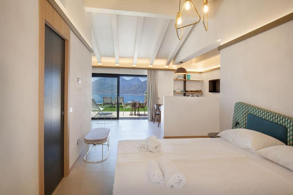 Villa Divina-Apt Armonia-Con Piscina E Vista Lago 카스텔레토디브렌조네 외부 사진