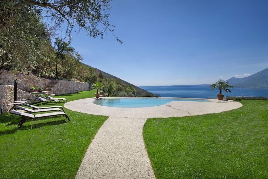 Villa Divina-Apt Armonia-Con Piscina E Vista Lago 카스텔레토디브렌조네 외부 사진